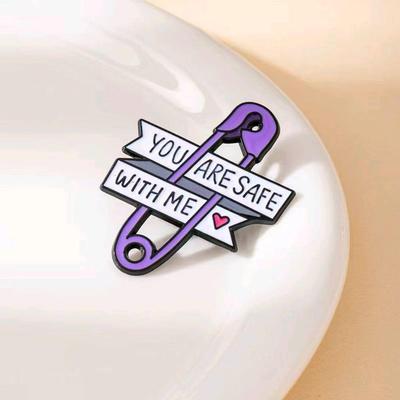 Badge Broche Thème Amour en Alliage et Émail 2025