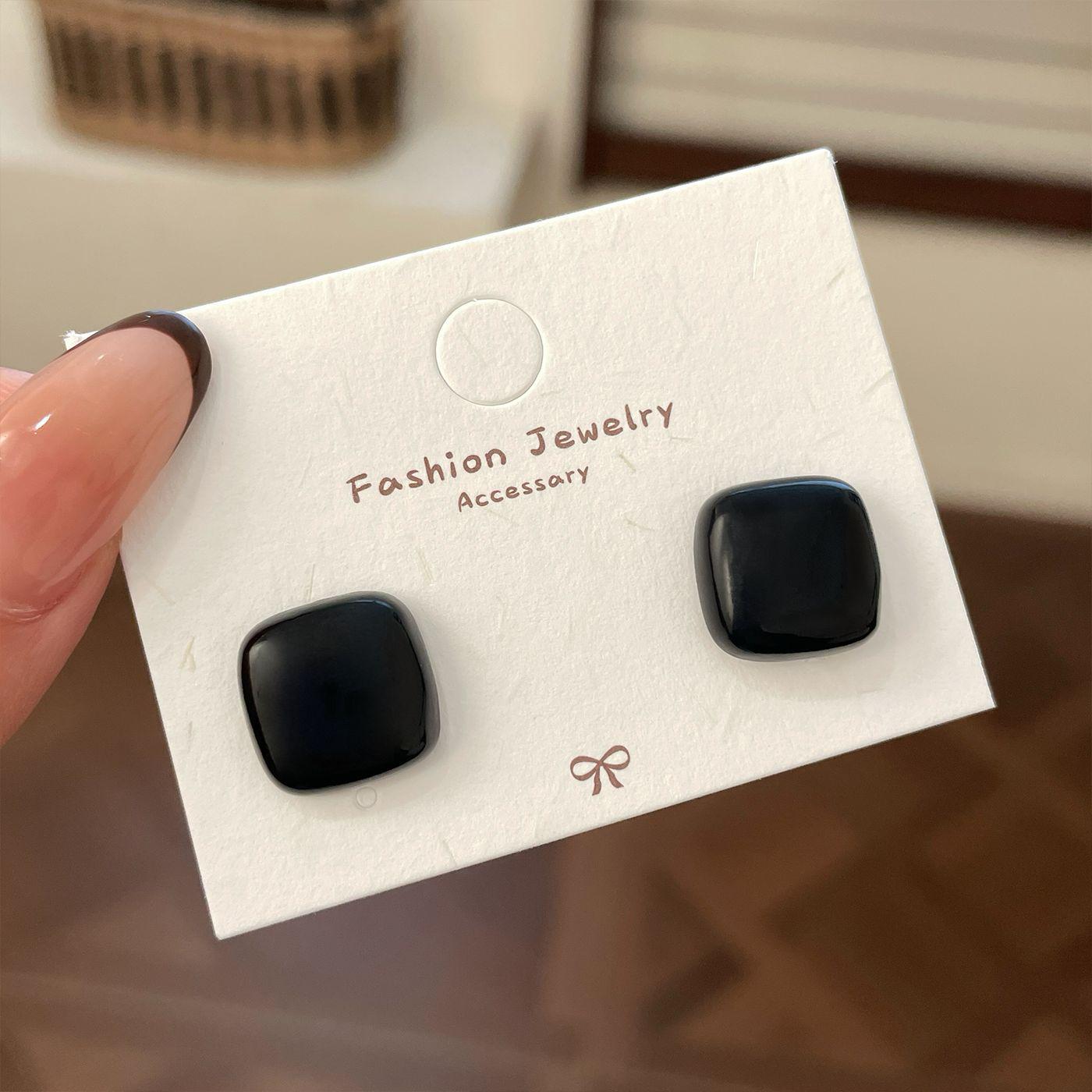 Серьги-квадраты «Ретро Анкола» из красного хлеба: Элегантные серебряные серьги-иглы для женщин — идеальный вариант для осени и зимы