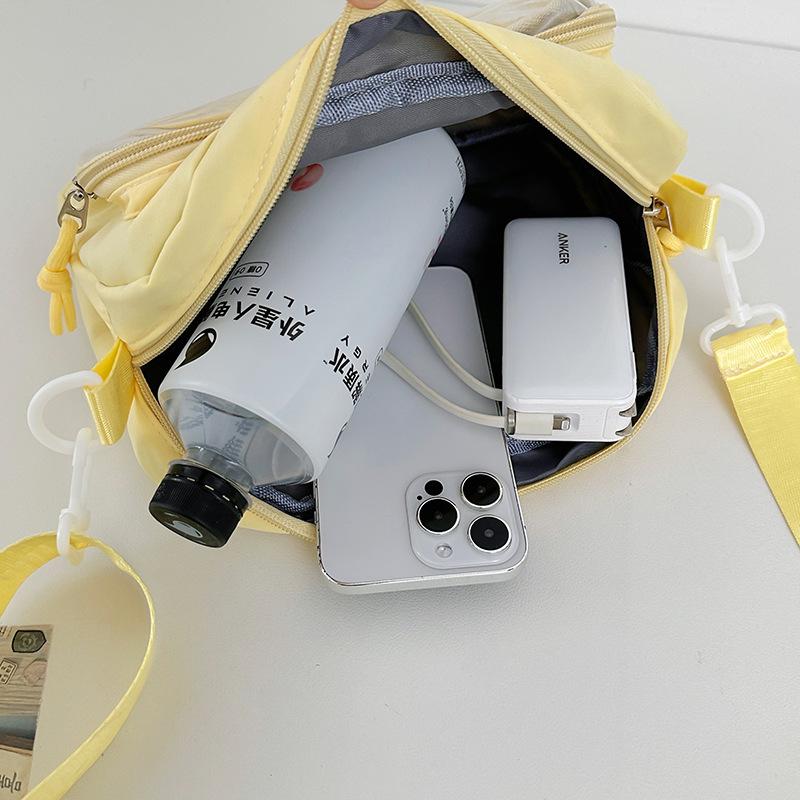 Student casual versatile messenger bag Japanese ins two-dimensional small fresh baby bag pain bag trendy fashion shoulder bag