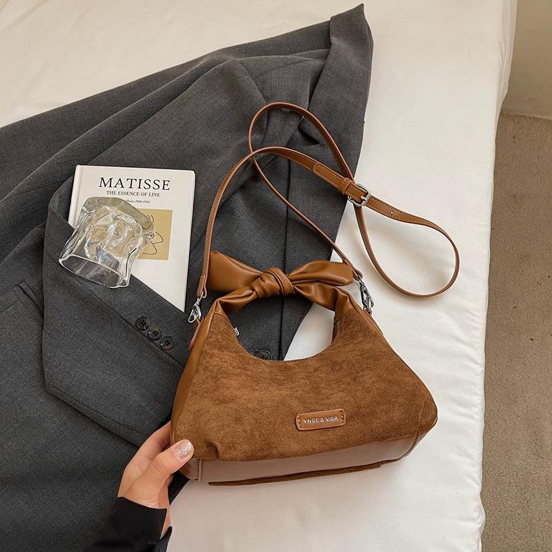 

Премиальный сенс простая сумка 2025 новая мода портативная женская сумка осень и зима плечевая подмышечная универсальная ins сумка-пельмень коричневый