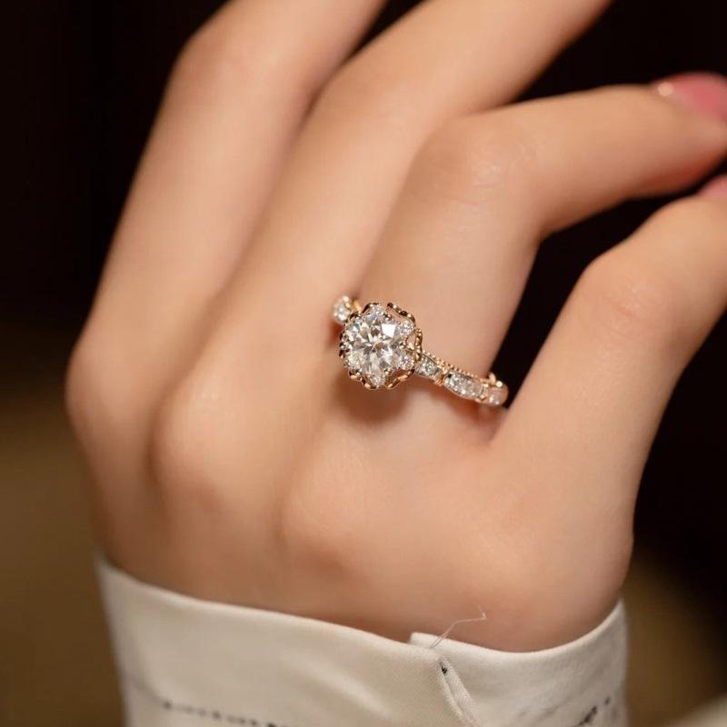 Princess on the Run Bouquet: 8 Hearts & Arrows, Super Shiny 1 Carat Two-Tone Open Proposal/Wedding Ring for Women