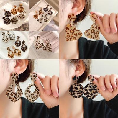 European and American Leopard Print Heart Acrylic Earrings: Maillard Style, Light Luxury, Simple Fashion, All-Match.