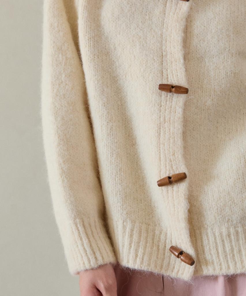 WIOE Toggle Button Kint Cardigan_Ivory