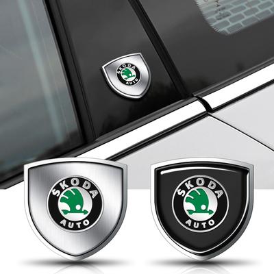 AAAAA1 1/2ks Autopříslušenství 3D Kovový Štít Karoserie Kufr Znak Samolepky Pro Octavia 5 7 Rapid Fabia A7 Superb KAMIQ Roomster VRS