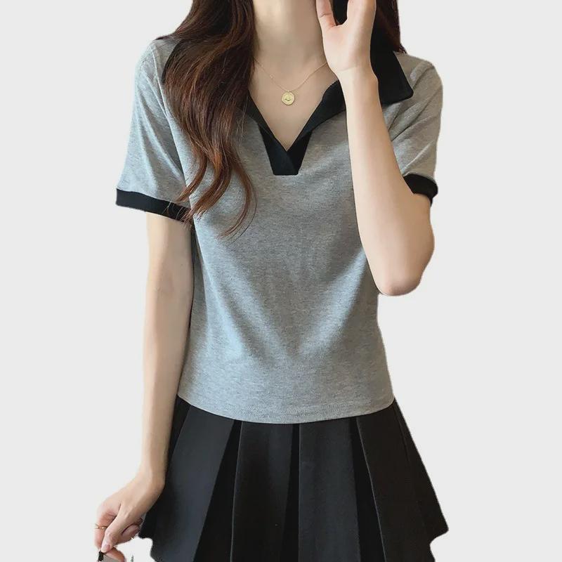 Damski letni crop top 2025: Koszulka polo w kontrastowym kolorze w stylu Hongkongu z krótkim rękawem.