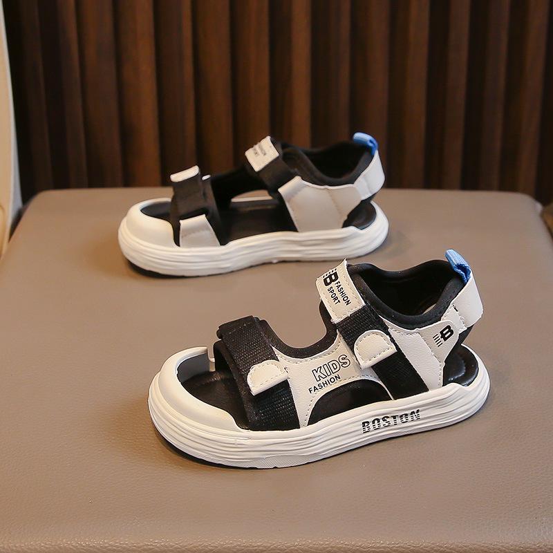 Sandali Chiusi per Bambini 2026: Scarpe da Spiaggia Estive per Ragazzi e Ragazze con Suola Morbida e Design Anti-Calcio