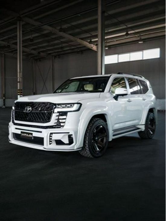 Compatible Body Kit for 2022-2024 Land Cruiser LC300 with Wheel Arches & Grille.