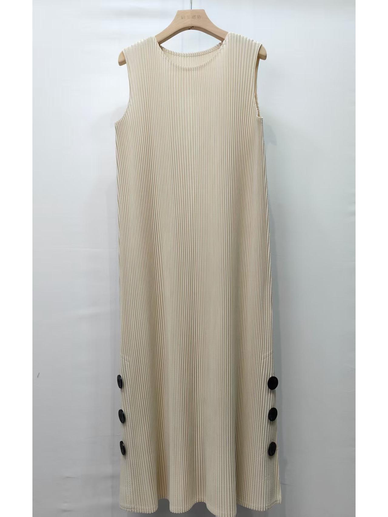 

Issey Miyake Pleats: Spring/Summer Korean Style Light Luxury Vest Dress One Size абрикосовый