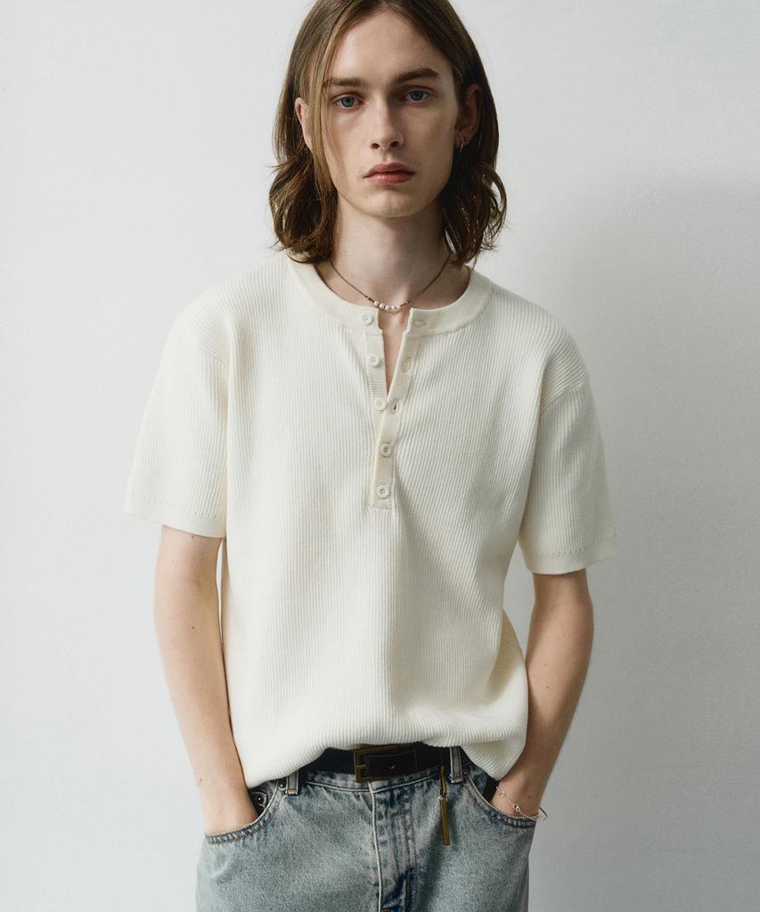 NOIRER Ribbed Henley Neck Half Knit (Ivory)