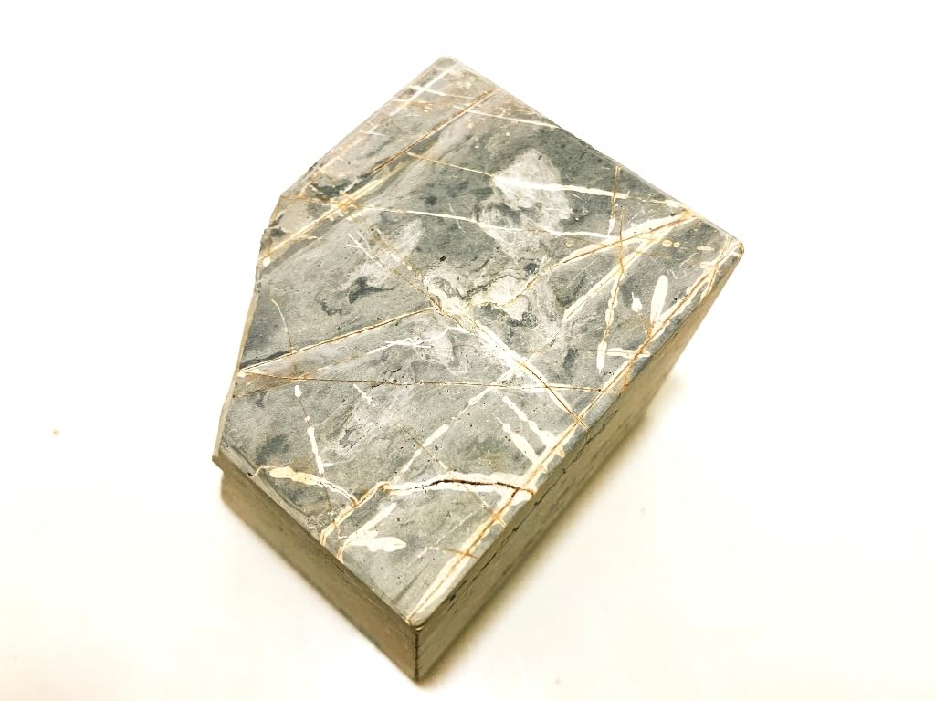 Natural Produced In Umegahata These Stones Are from the and Shobudani and Are Made with the Whetstone from Formerly Managed by the Ozu Perfect for