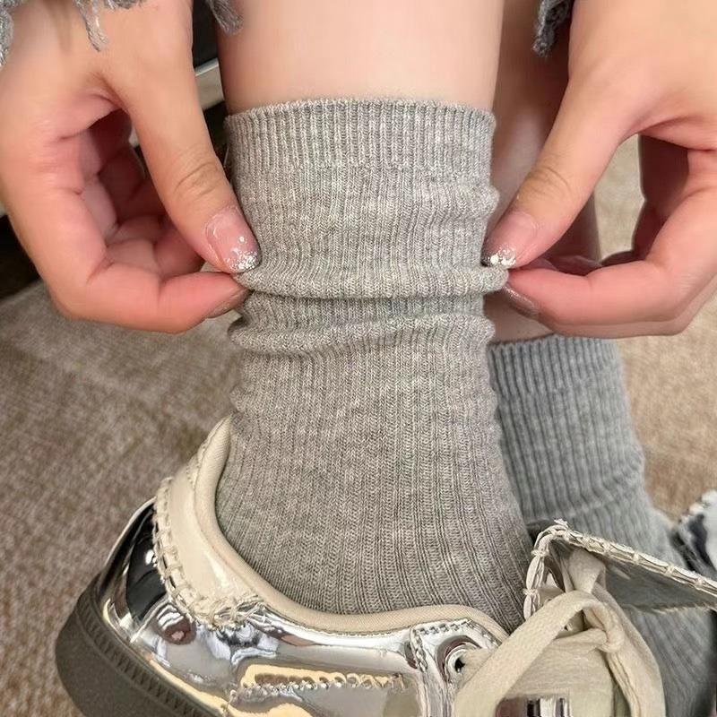 5 Pairs of Autumn and Winter Socks Women's Solid Color Strips Korean Cold Atmosphere Full of Socks Women's Thick Stacking Socks