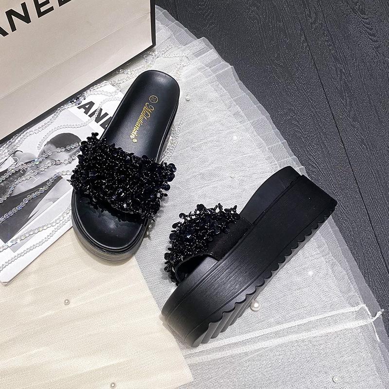 Muffin thick-soled summer women's outerwear one-word sandals non-slip soft-soled 2025 new open-toed beach women's slippers