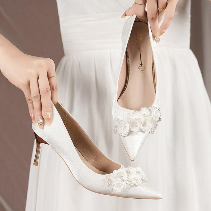 New White High Heels Women's Fine Heels Wedding Dress Two Wear Satin Flower Wedding Shoes Pointed Pumps