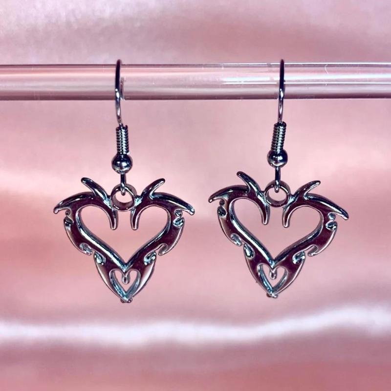 

Goth Thorn Heart Hoop Earrings Grunge Charms Earrings Punk Aesthetic Women Accessories Jewelry Gift as the picture