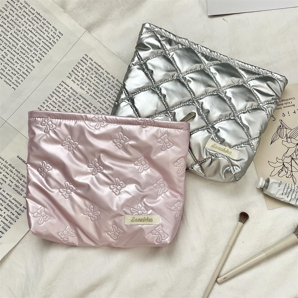 Pu Heart Handheld Makeup Bag With Geometric Pattern For Daily Use