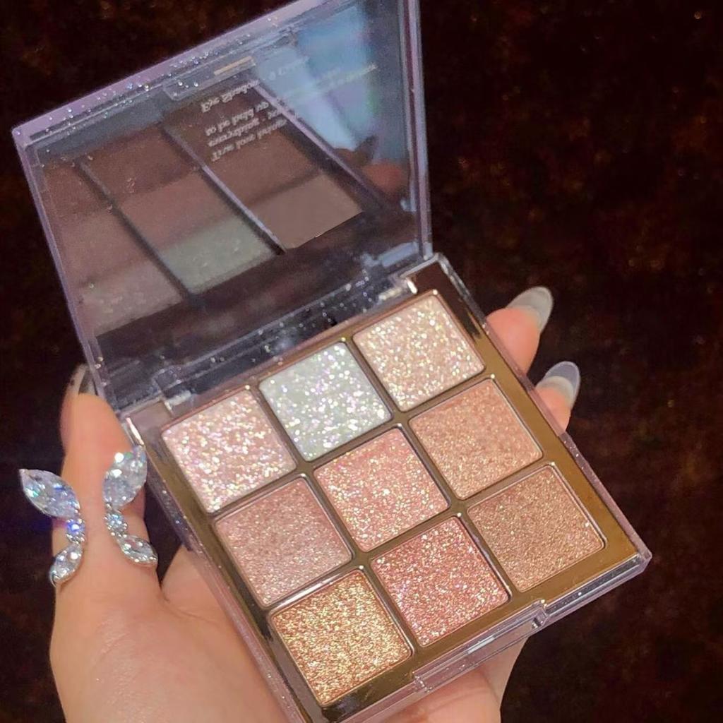 Palette Ombretti Opachi 9 Colori, Tonalità Terra con Nero e Marrone, Impermeabile e Resistente al Sudore, Adatta per Tipi Beige Chiari Freddi