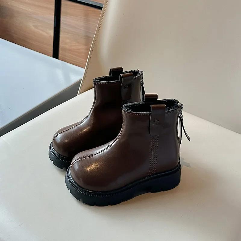 

Новые зимние детские модные ботинки, плюшевые универсальные хлопковые ботинки для девочек, толстые однотонные детские повседневные кожаные ботинки с нескользящей подошвой 23 коричневый