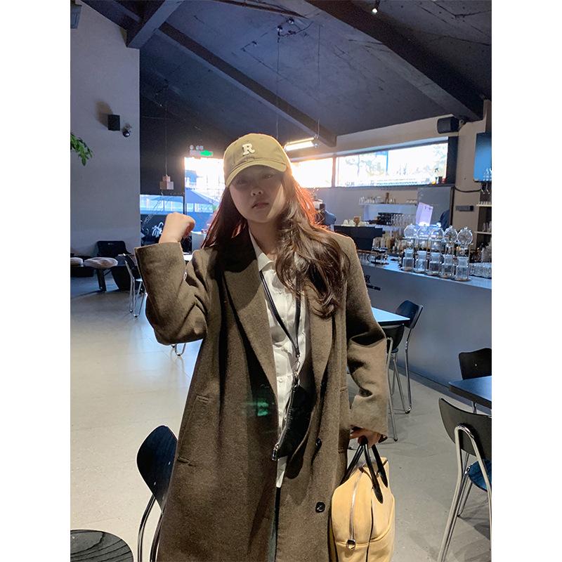 2024 Women's Oversized Retro Woolen Coat - Hepburn Style, Medium to Long, High-End, Temperament Design