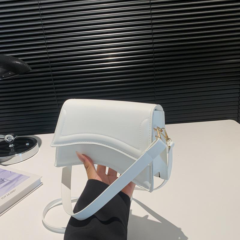 Trendy Summer Women's Small Square Handbag Fashionable Pu Crossbody Purse With Soft Texture And Casual Appeal