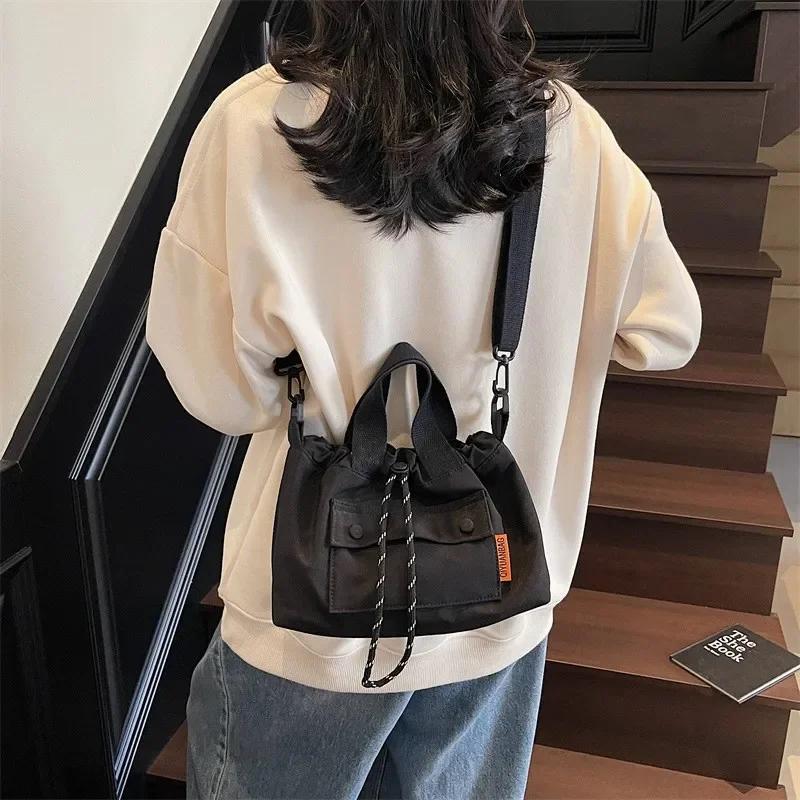 

Women s Contrast Color Pleated Nylon Crossbody Bag with Drawstring Large Capacity Lightweight Shoulder Bag for Commute Travel чорний