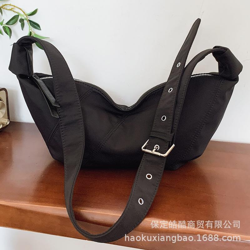Nylon Cloth Bag Women's Large Capacity 2025 New Casual High-end Shoulder Messenger Bag Simple Summer Dumpling Bag