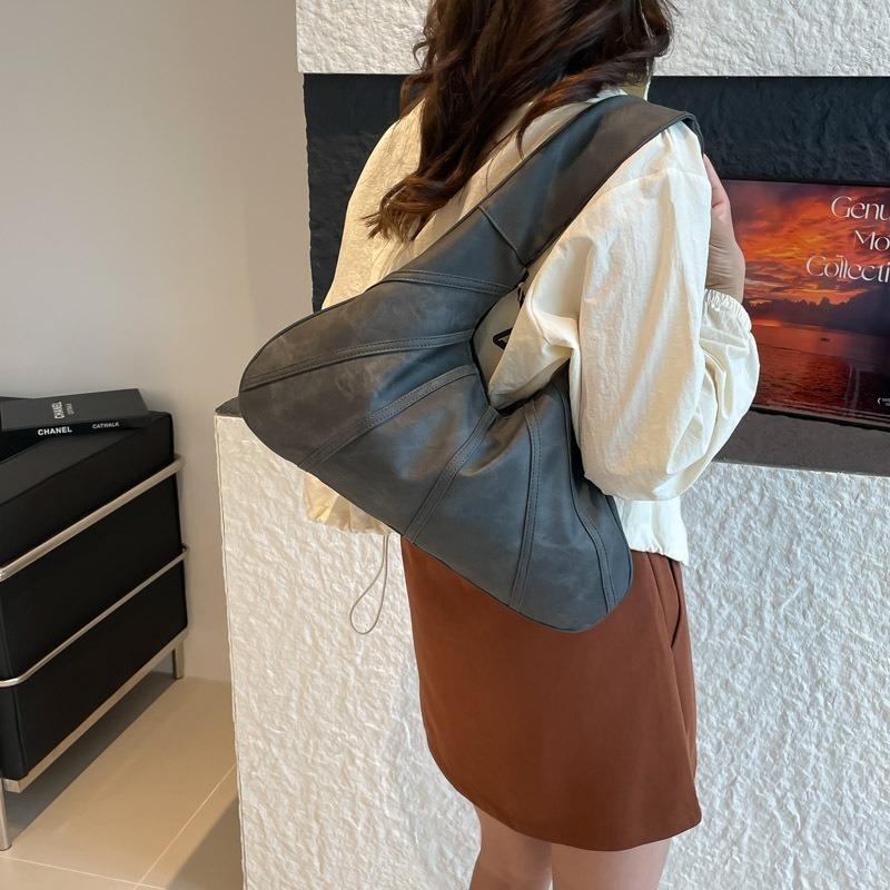 New Retro Bag Large Capacity Fashion Commuter Tote Bag Casual Shoulder Armpit Bag Handbag Women