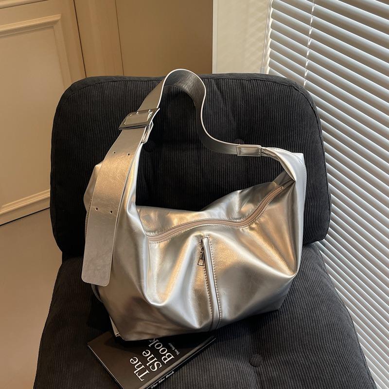 Retro fashion large capacity women's new texture versatile shoulder messenger bag commuter dumpling bag