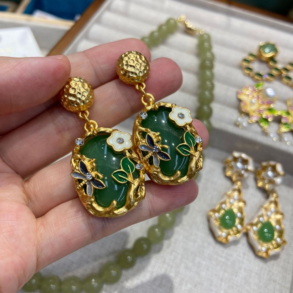 New Chinese Retro Natural Stone Beaded Necklace Female Niche High-End Green Jade 10Mm Xiaohongshu Jewelry