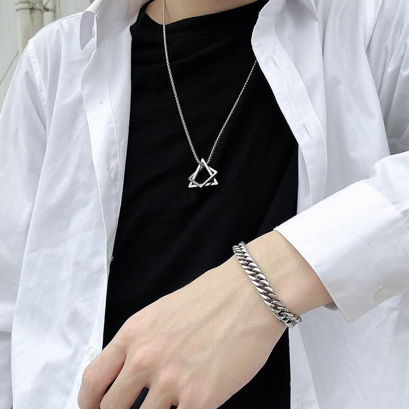2024 Trendy High-End Geometric Long Necklace for Women - Light Luxury Sweater Chain, Perfect for Autumn/Winter.