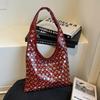 Sac d'aisselle Sac seau Sac à bandoulière Rivet à pois Mode Personnalité Décontracté Cool Polyvalent Femme Fermeture éclair Quotidien