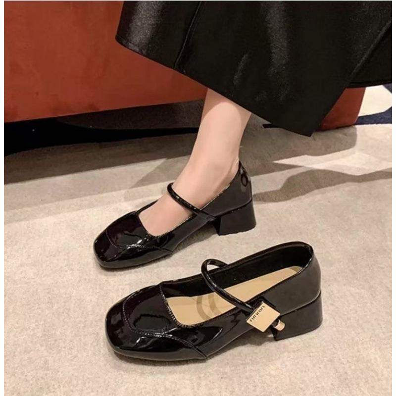 

Soft-soled low-top shoes Velcro single shoes Rubber shallow mouth PU square head square heel 2025 summer new casual small leather shoes 40 чорний