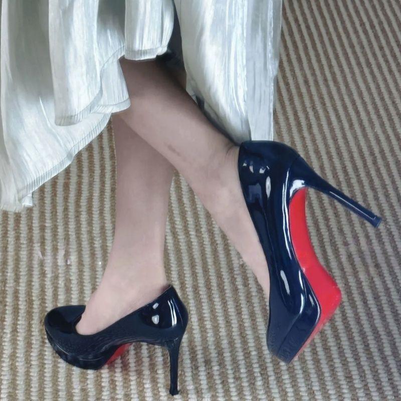 

Round head high heels nude waterproof table red sole patent leather CM fine heel not tired feet single shoes new professional shoes 40 чорний