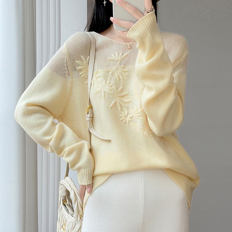 2026 Women's Hand-Embroidered Pure Wool Knitwear: Soft, Loose, Round Neck, Long Sleeve Sweater for Autumn/Winter