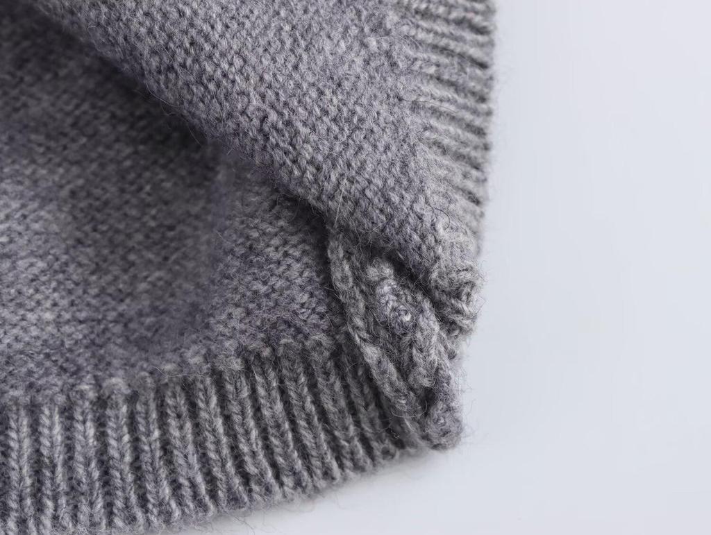 2024 Autumn Women's European & American Style 3D Bow Color Block Round Neck Knit Sweater