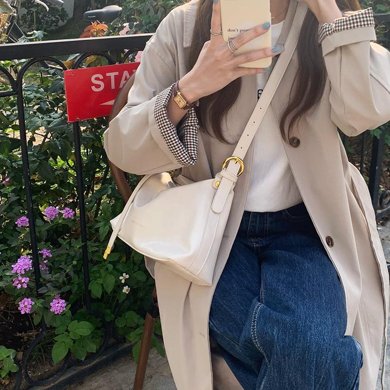 Commuter Tote Bag with Fashionable Texture, Simple Bag, Women's Niche Design, Soft Single Shoulder Crossbody Bag