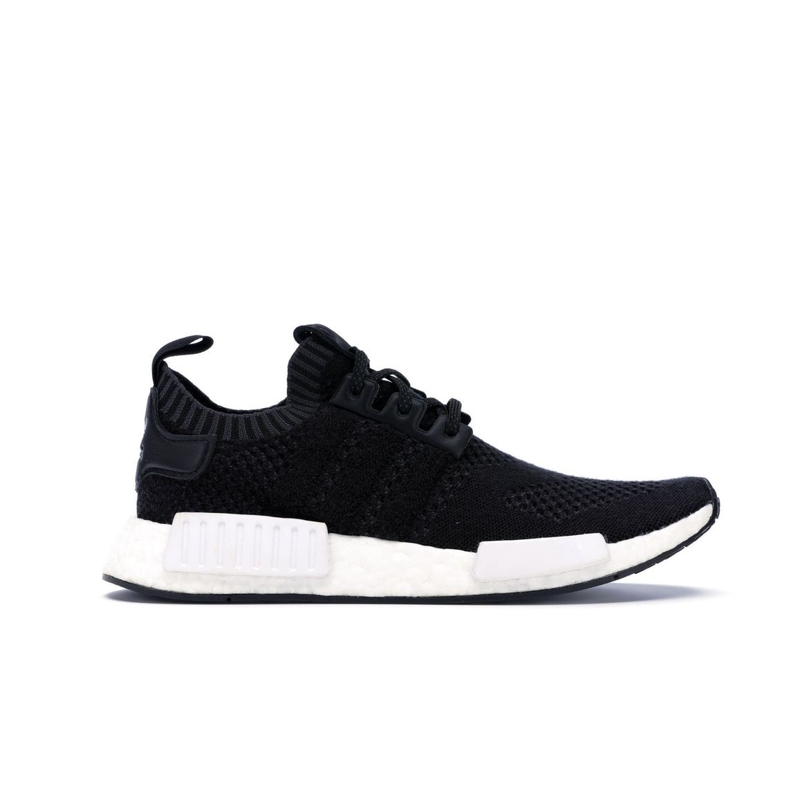 

Черные кроссовки унисекс adidas A Ma Maniere x Invincible x NMD_R1 Primeknit Core Night-Grey CM7879