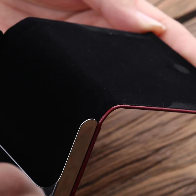 Fashion Metal Cigarette Box Portable Flip Leather Wallet Case Smoke Accessories Gift for Men and Women Cigarette Accessories