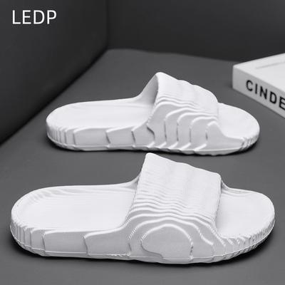 Zomer Mannen Slippers Sandalen en Slippers Mode Casual Waterrimpels Sandalen en Slippers Comfortabel Buiten Antislip Klomp