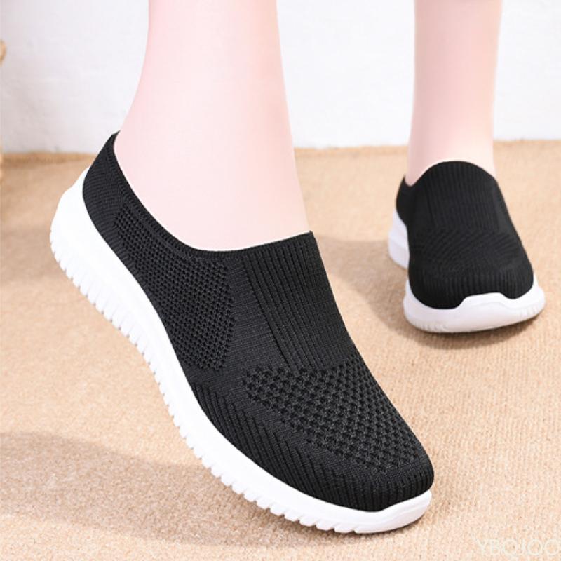 2025 New Women's Shoes Outdoor large sized Half slipper Casual breathable soft soled shoe Ladies Comfortable Mom Shoes Zapatos