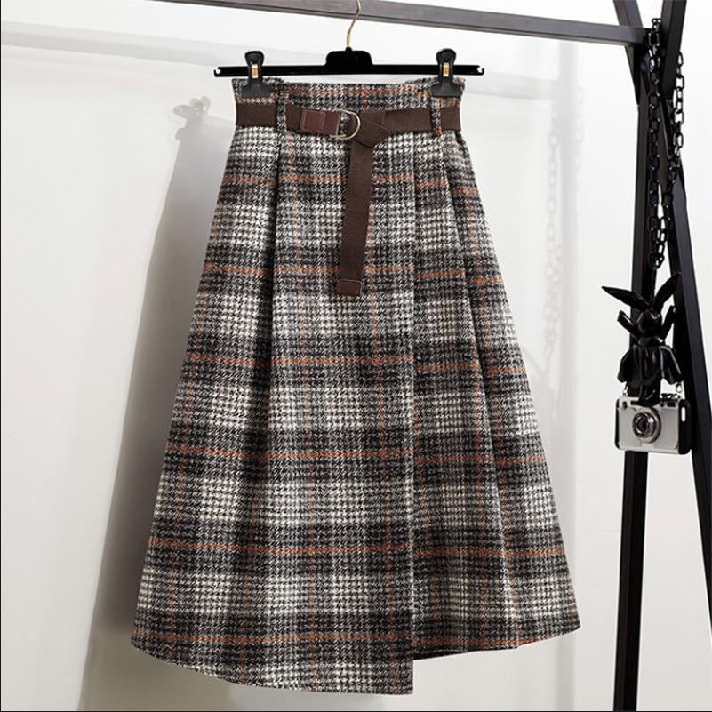 Vintage Dresses Match High-waisted, Slimming Mid-length Dresses