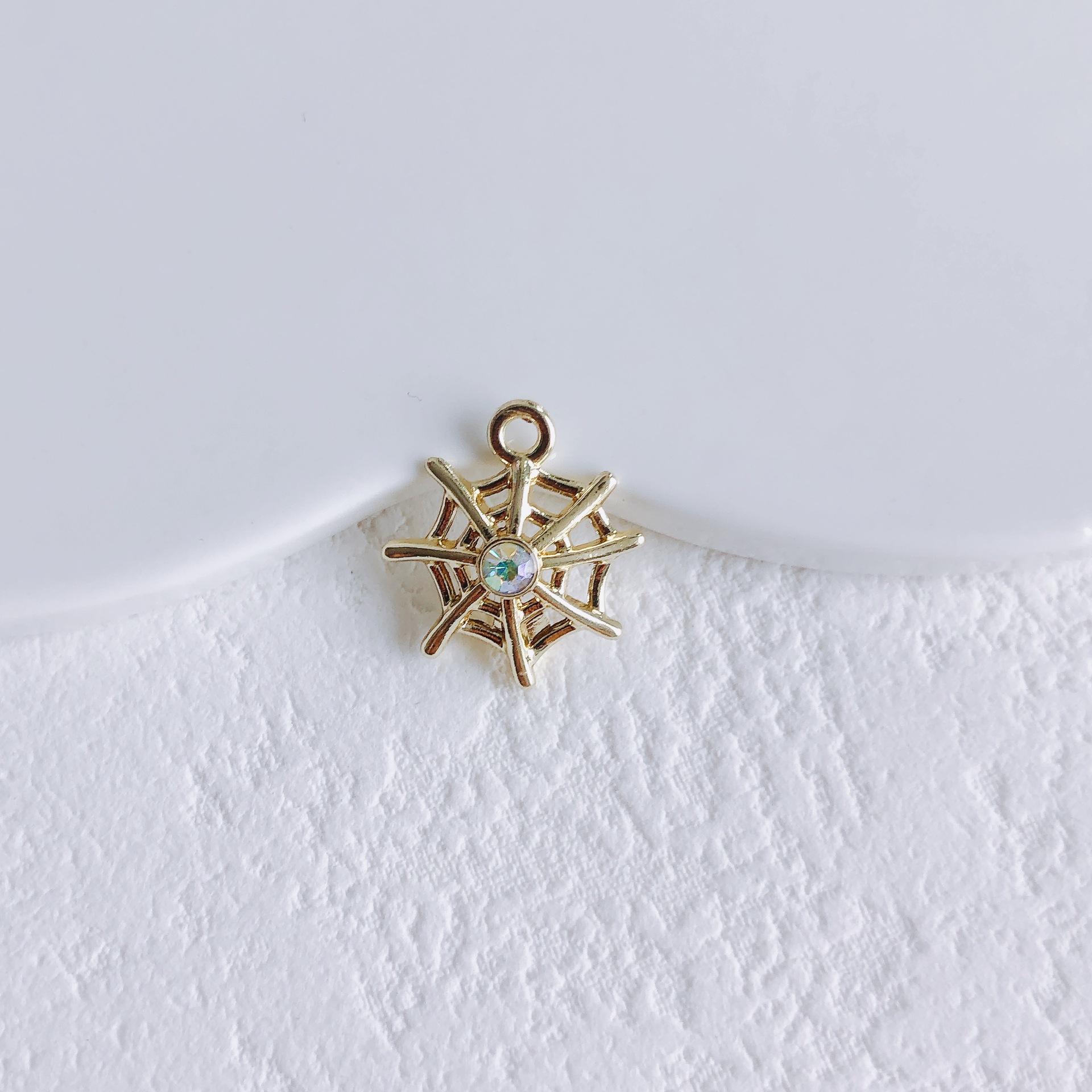 

2pcs Alloy Pendants Spider Shape Colorful Unique Style Single Hole Pendants for Jewelry Making DIY Handmade Supplies Accessories