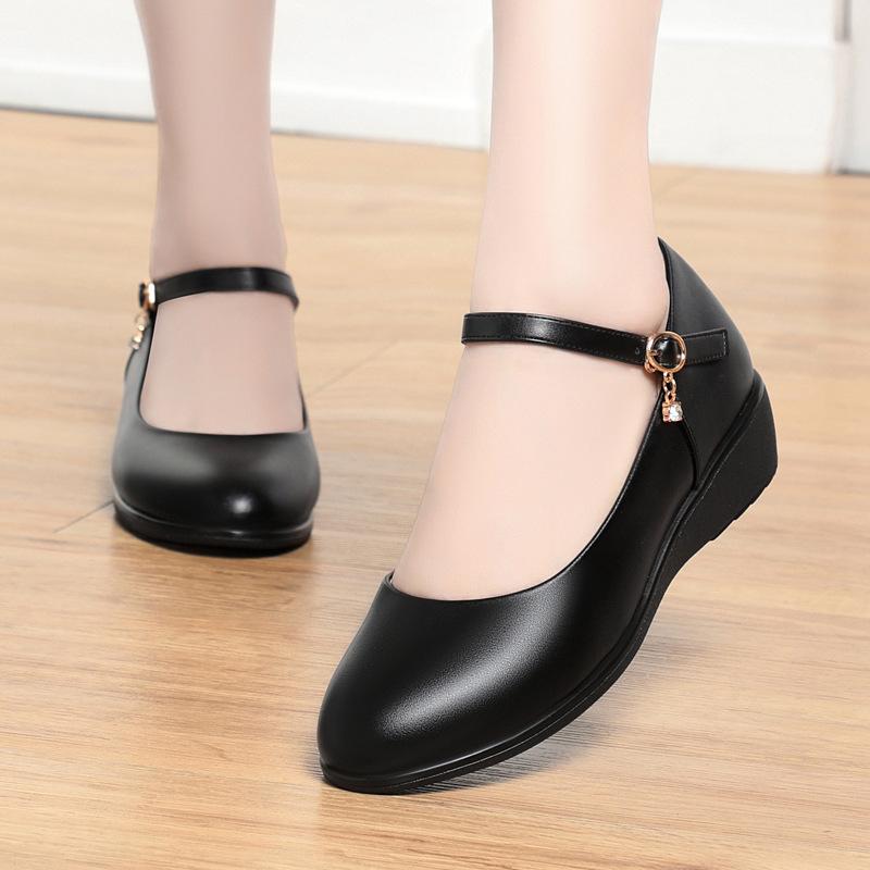 Mom Shoes Single Shoes Flat Soft Leather Women's Shoes Versatile Autumn Casual Spring and Autumn Ladies One-word Buckle Leather Shoes