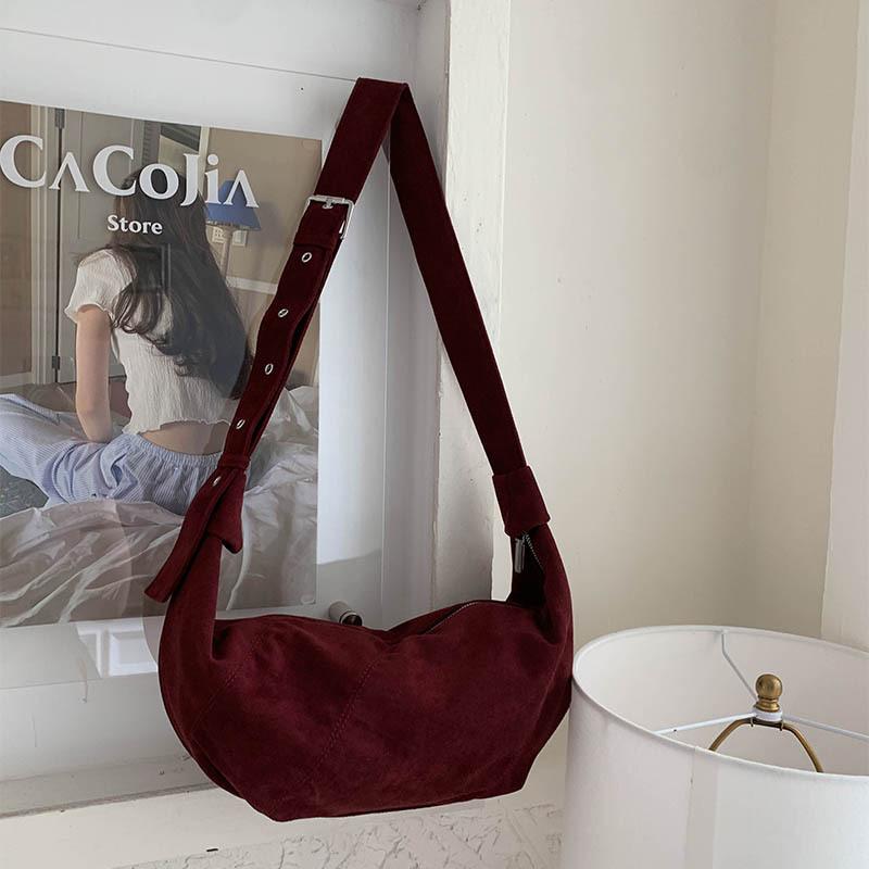 

2025 new trend large capacity messenger commuter bag retro simple fashion trend single shoulder dumpling bag красный