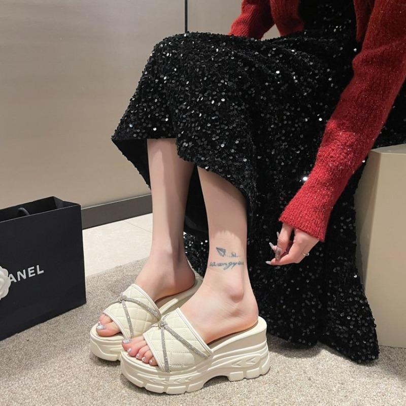 2025 Women Comfortable Platform Slippers Summer Women Slip on Fashion Open Toe Low Heel Outdoor Beach Sandals Shoes for Women