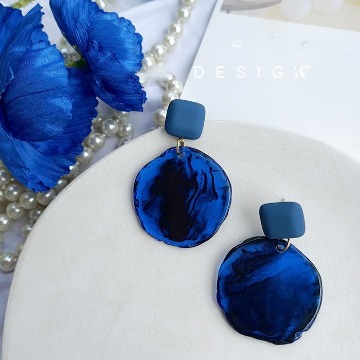 Boucles d'oreilles géométriques rondes irrégulières tendance, boucles d'oreilles blanches de haute qualité, boucles d'oreilles à clous tempérament style rétro Hong Kong pour femmes