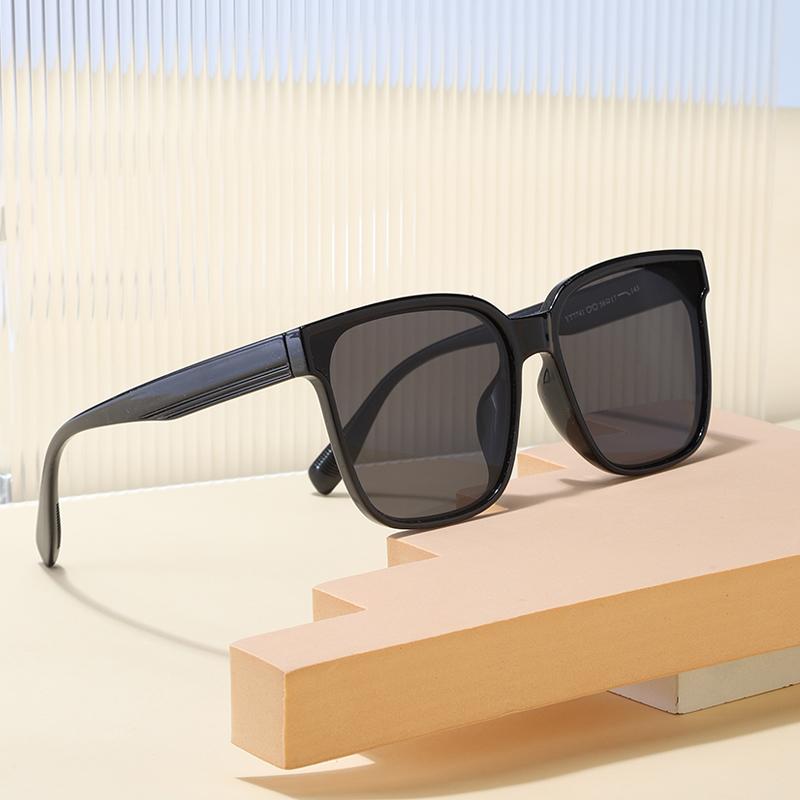 Luxury Brand Classic Fashion Square Sunglasses Women Vintage Sun Glasses for Ladies Shades Outdoor UV400 Travel Sunglass