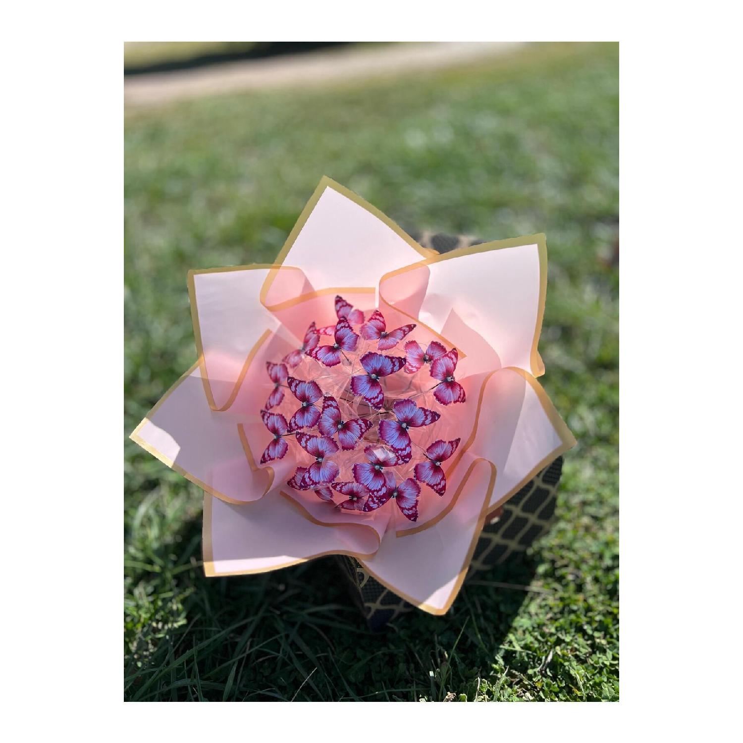 

Букет розовых бабочек Цветок - Букет бабочек со светодиодной подсветкой - Качественный подарок ручной работы среднего размера - Розовый