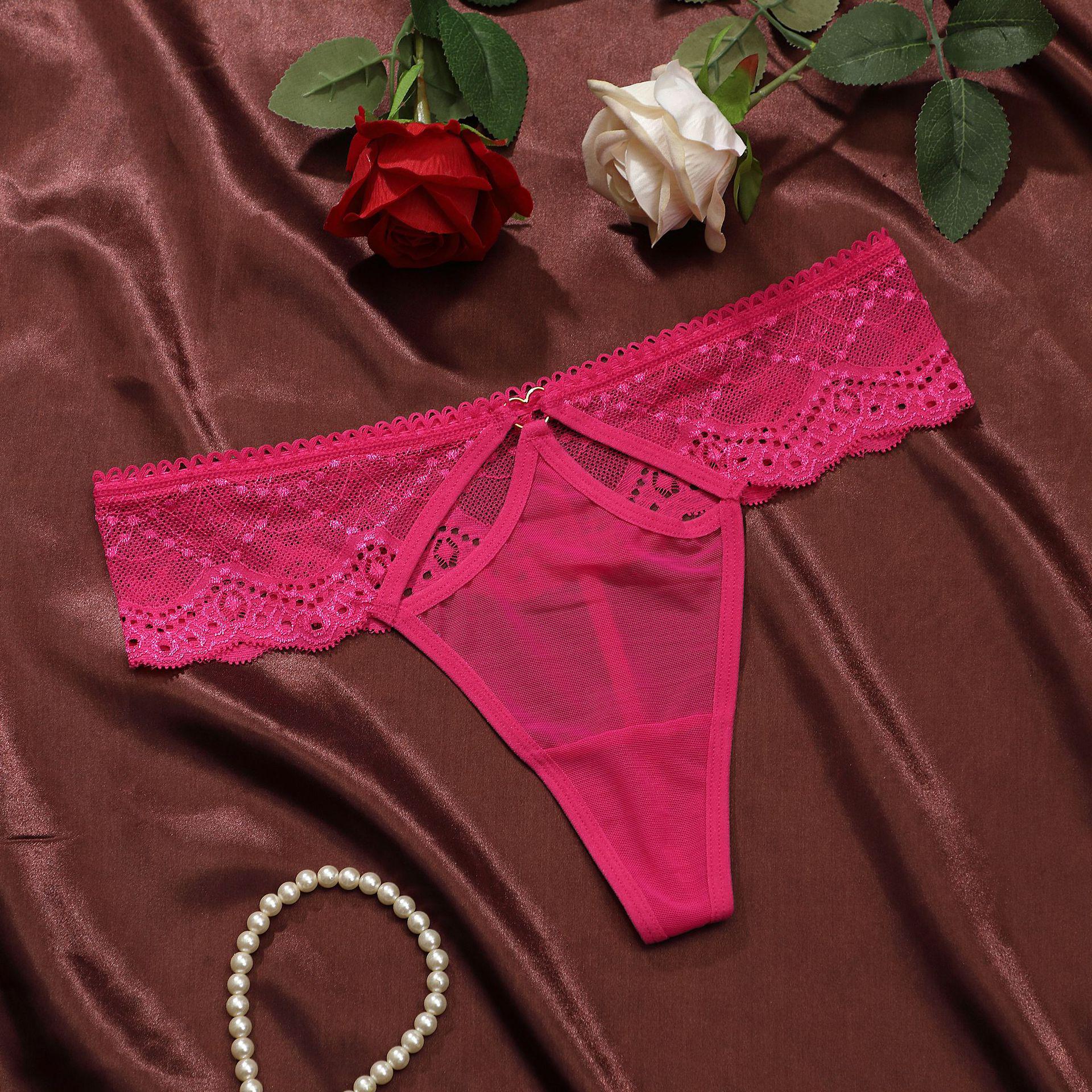 

Персиковые ягодицы Сексуальное кружево Низкая посадка Стринги-сердечко - Большой размер Прозрачные трусики для женщин Large розы красного