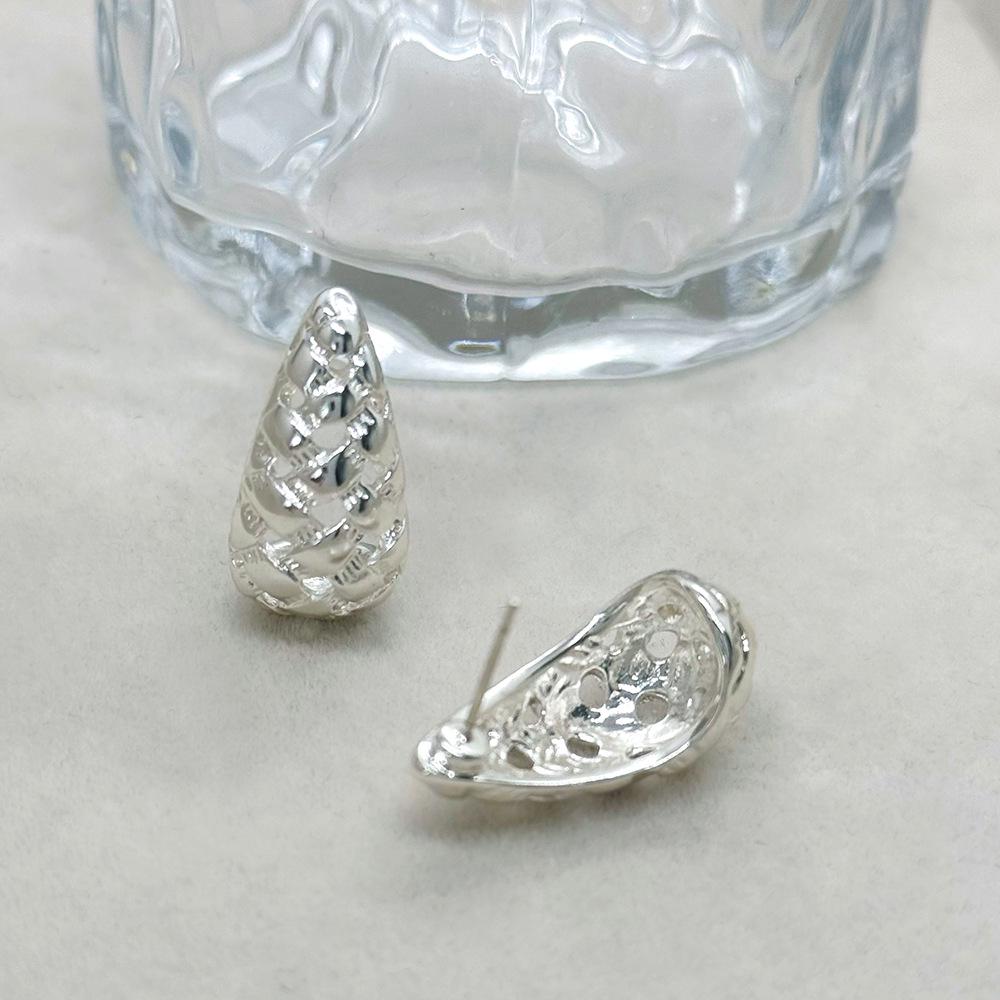 French Luxury Teardrop Mesh Earrings: S925 Silver Needle, Little Fragrant Style, Glossy Diamond Pattern.
