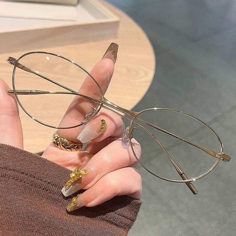 

Silver-rimmed full-frame cat-eye glasses for women with nearsightedness, available with prescription lenses, oval frame, old money style, ultra-light Blue light blocking flat золотой
